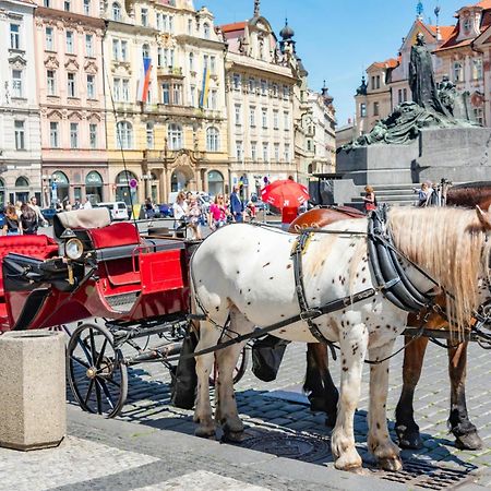Cozy Homestay At Prague Main Station Екстер'єр фото