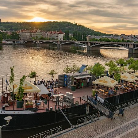 Cozy Homestay At Prague Main Station Екстер'єр фото