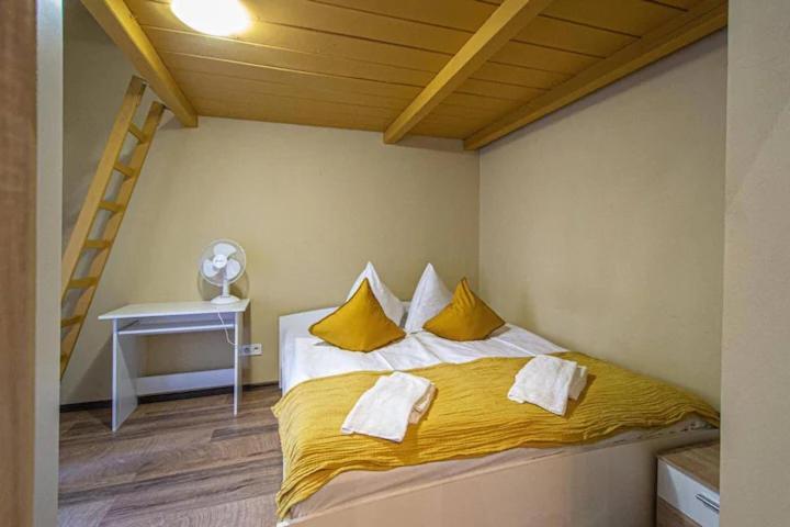 Cozy Homestay At Prague Main Station Екстер'єр фото