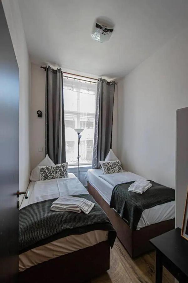 Cozy Homestay At Prague Main Station Екстер'єр фото