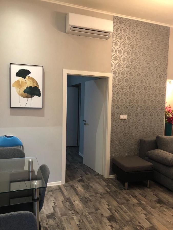 Cozy Homestay At Prague Main Station Екстер'єр фото
