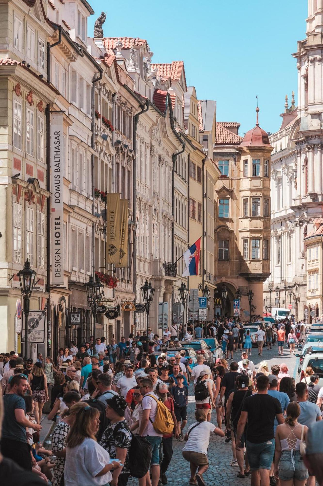 Cozy Homestay At Prague Main Station Екстер'єр фото