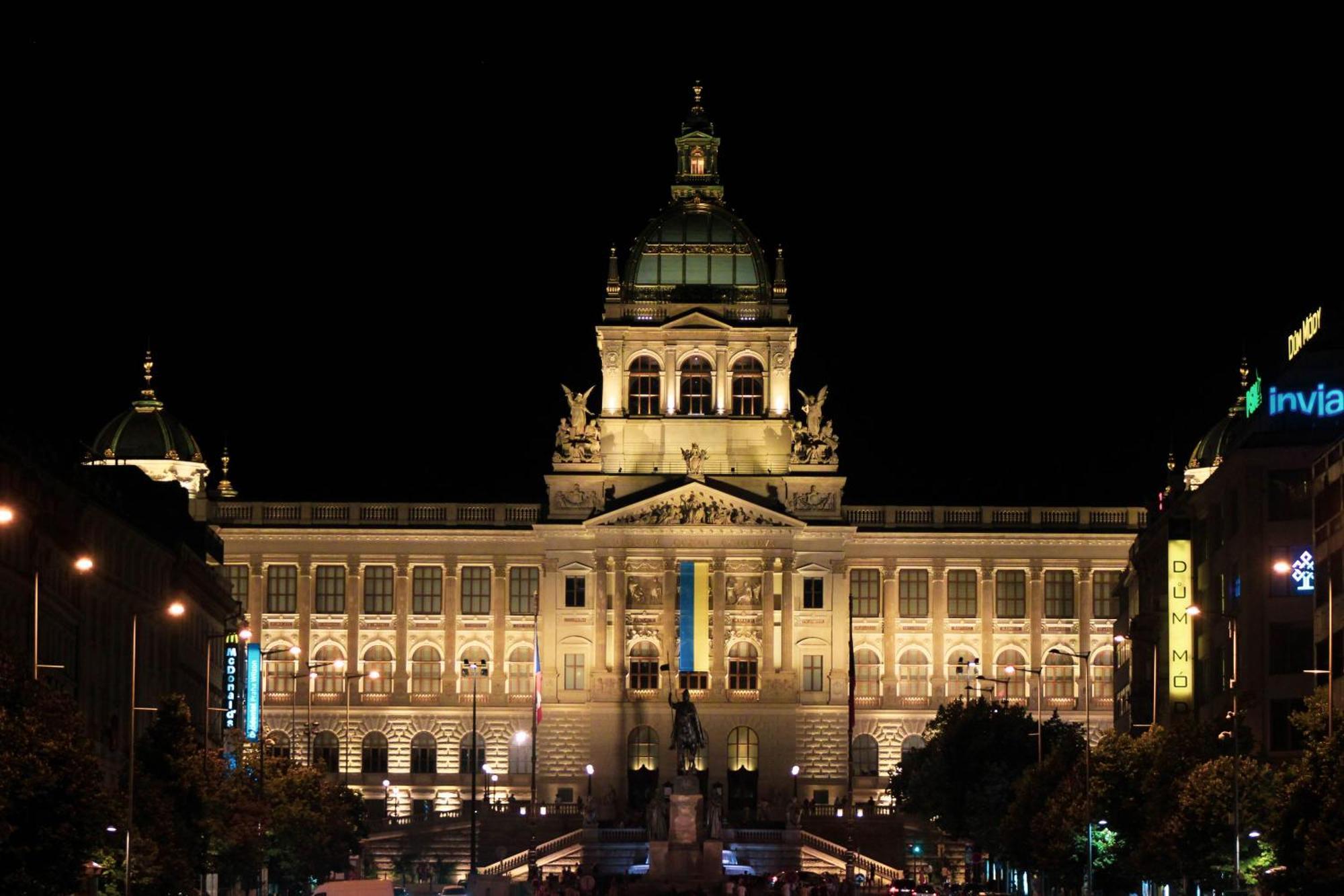Cozy Homestay At Prague Main Station Екстер'єр фото