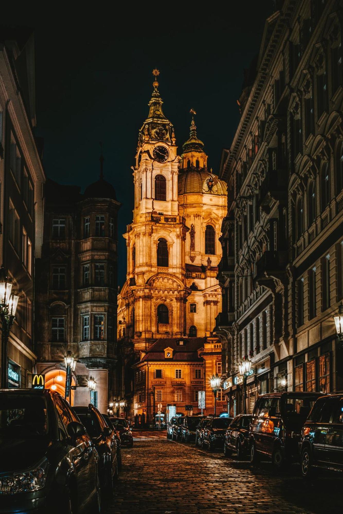 Cozy Homestay At Prague Main Station Екстер'єр фото